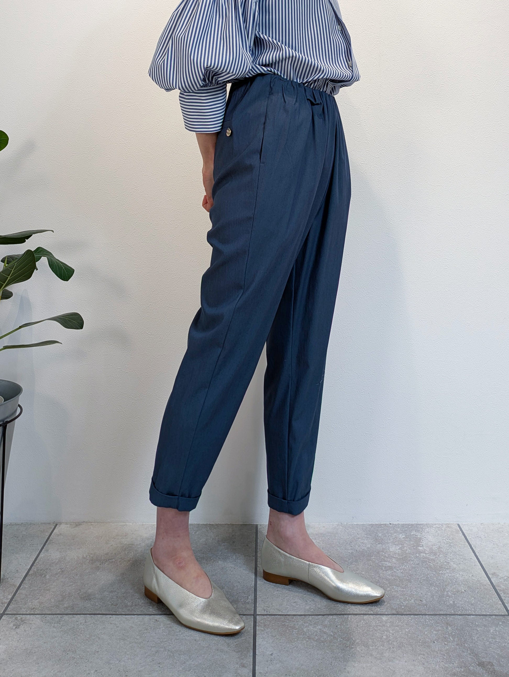 ウエストギャザーパンツ