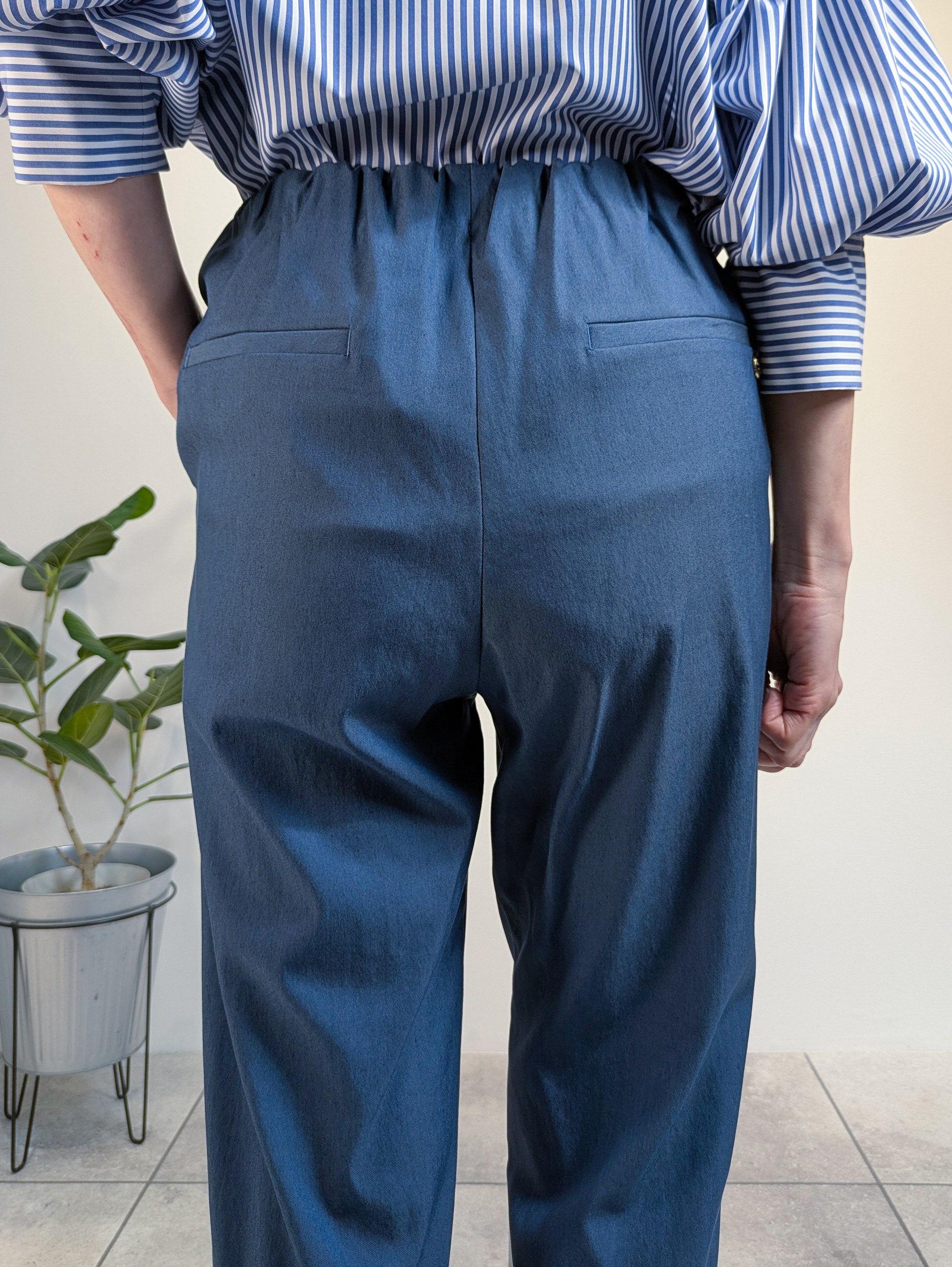 ウエストギャザーパンツ