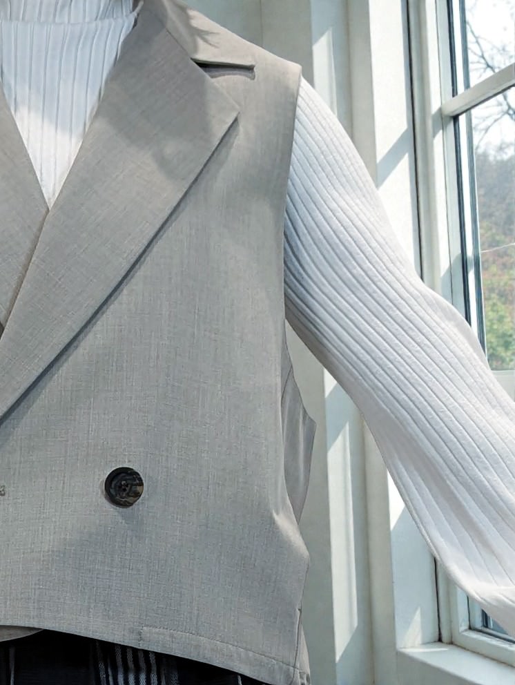 スリーブレスジャケット