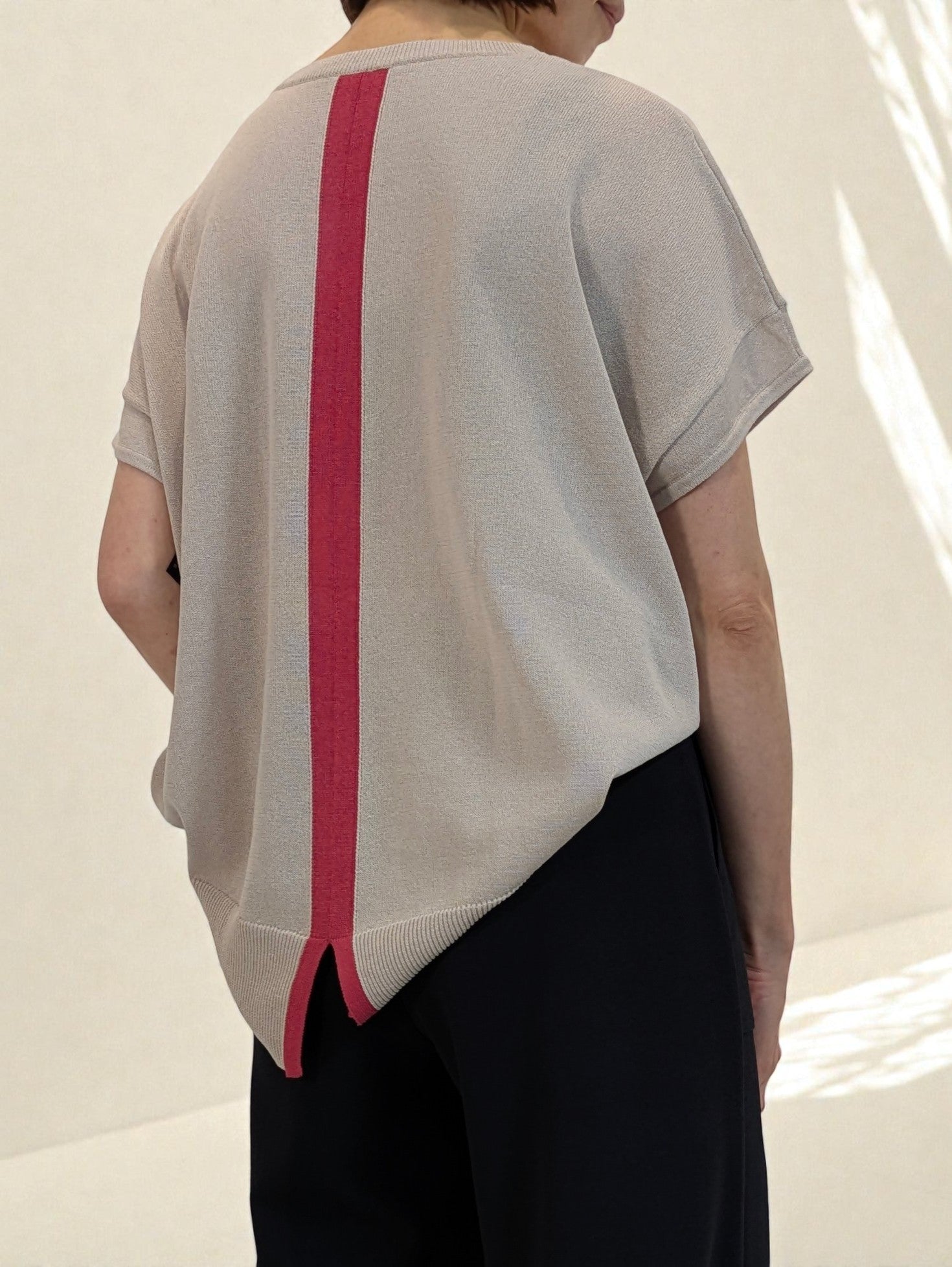 ロゴニットプルオーバー