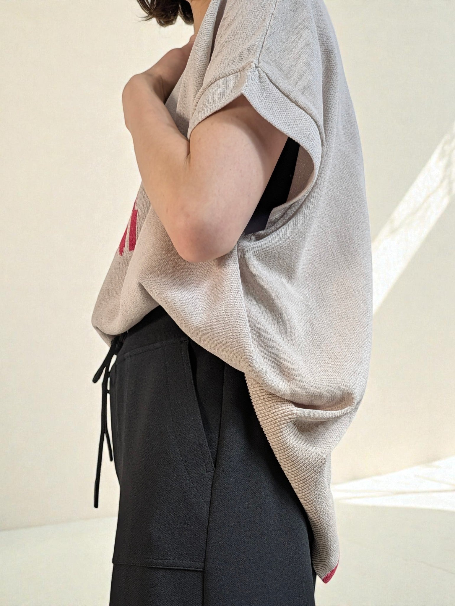 ロゴニットプルオーバー