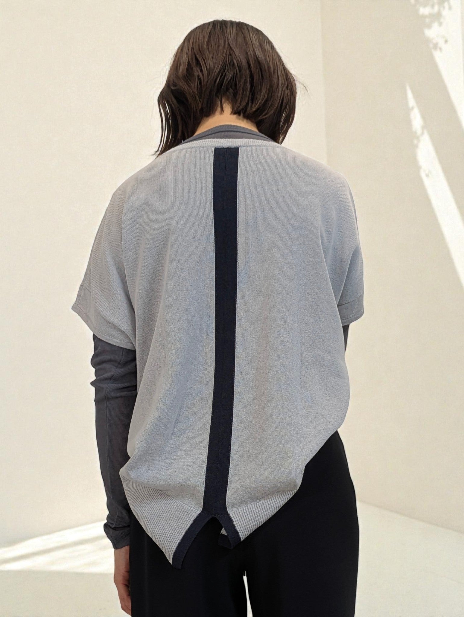 ロゴニットプルオーバー