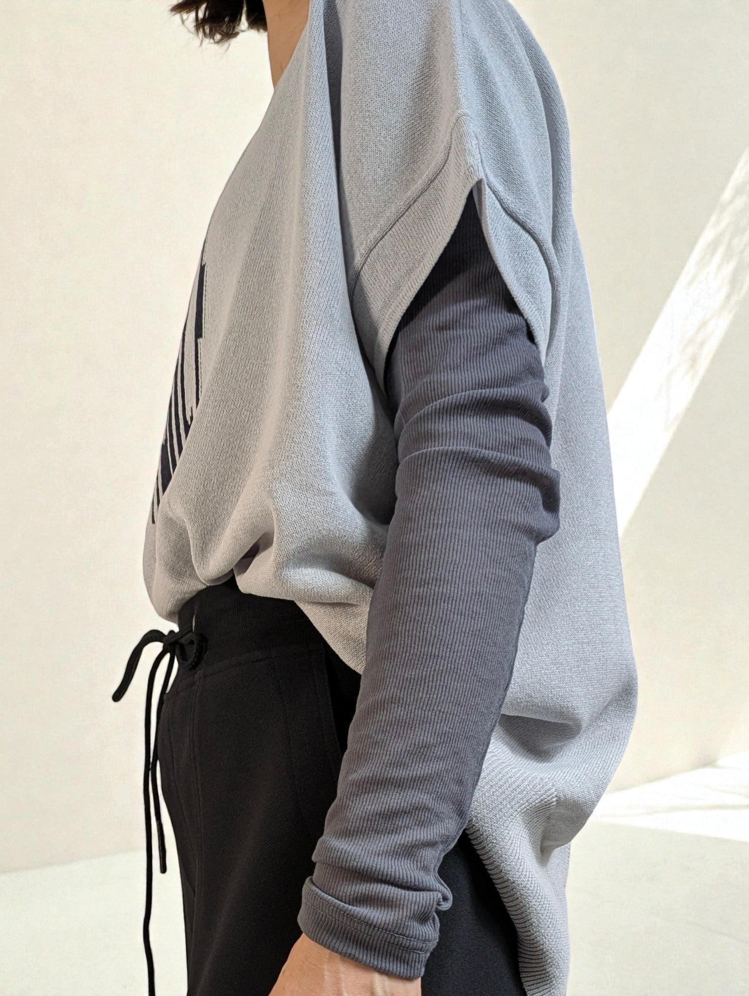 ロゴニットプルオーバー