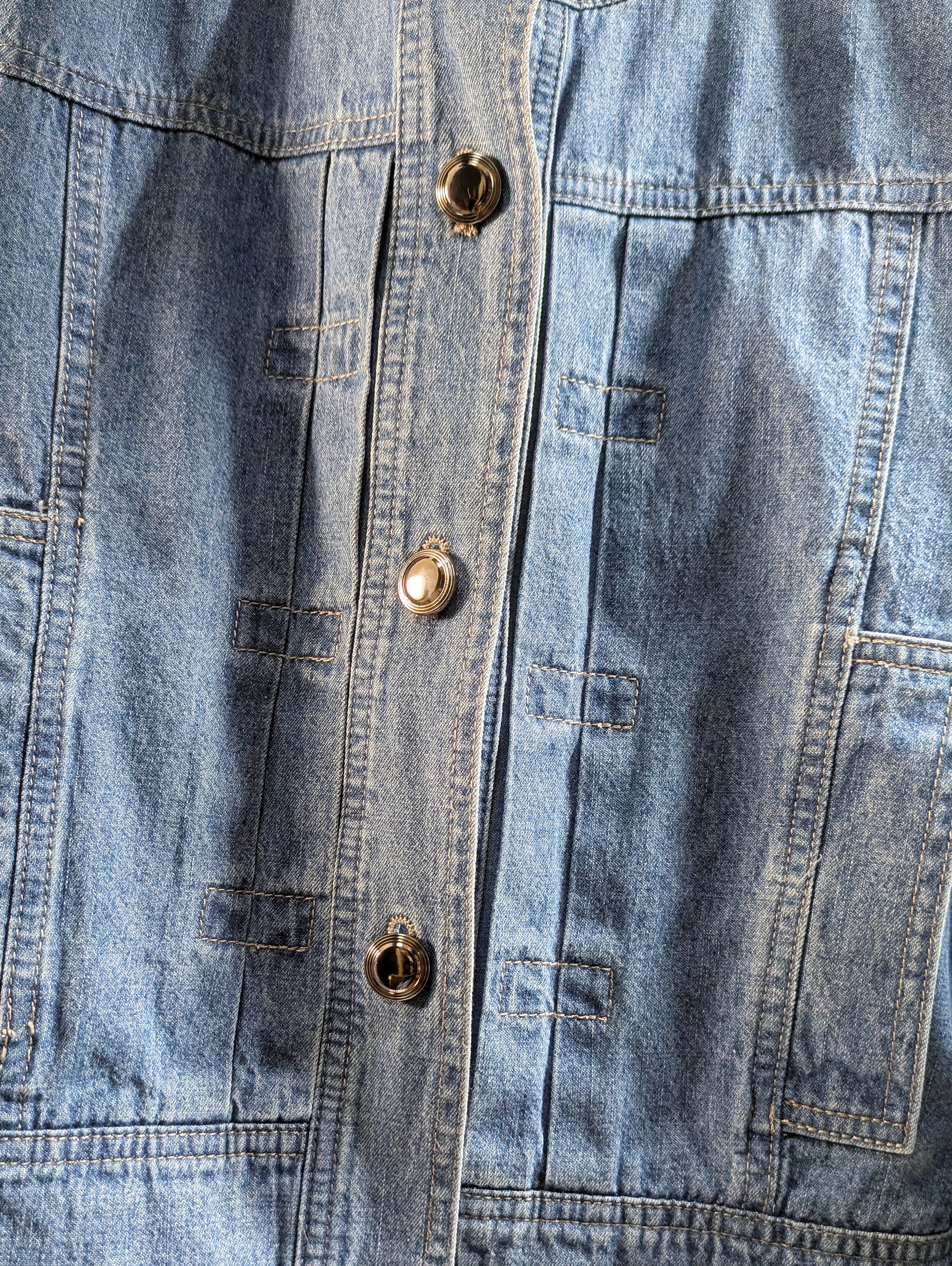 シンプルながら存在感のあるボタン