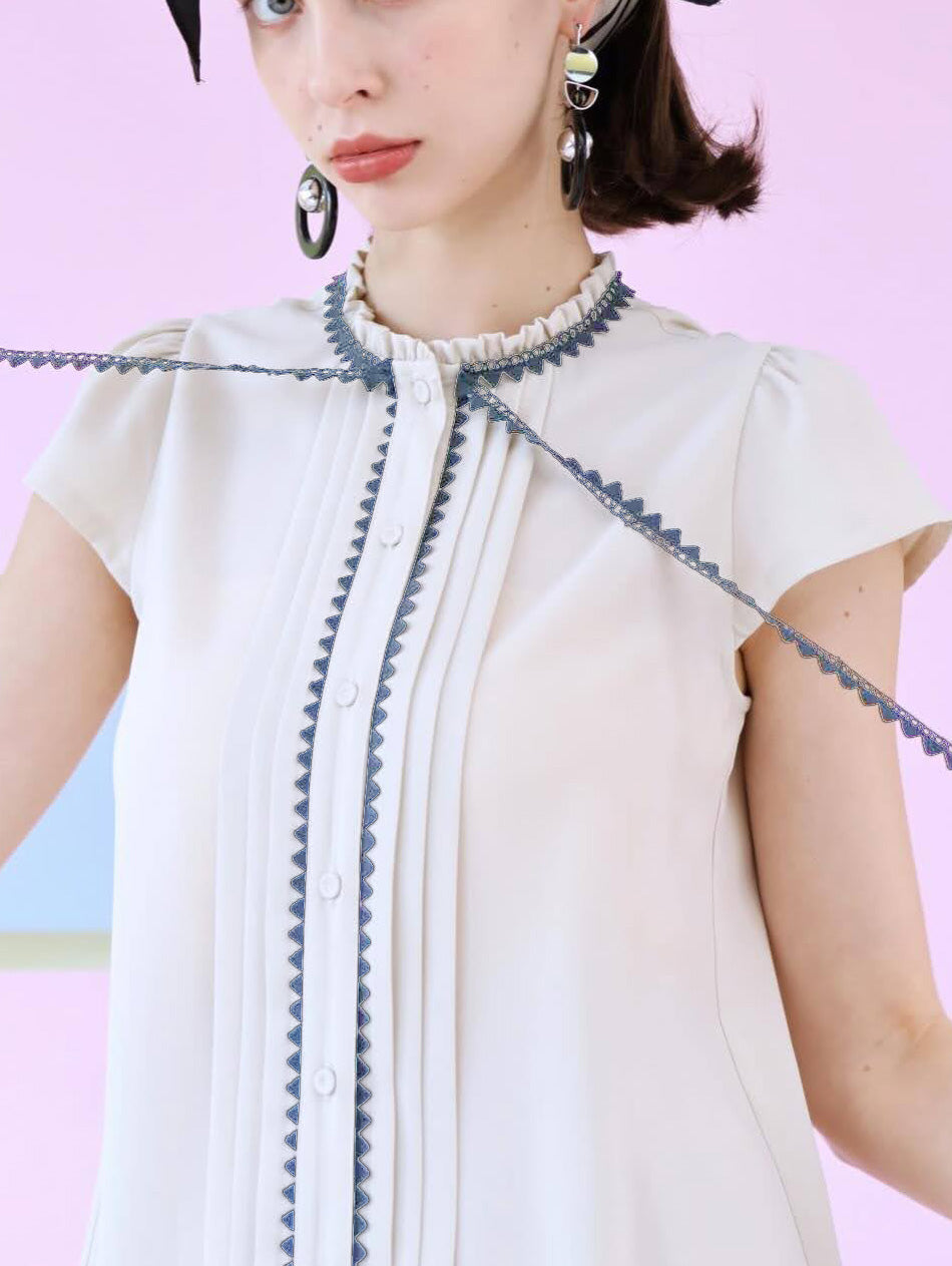 Lace ribbon tuck blouse